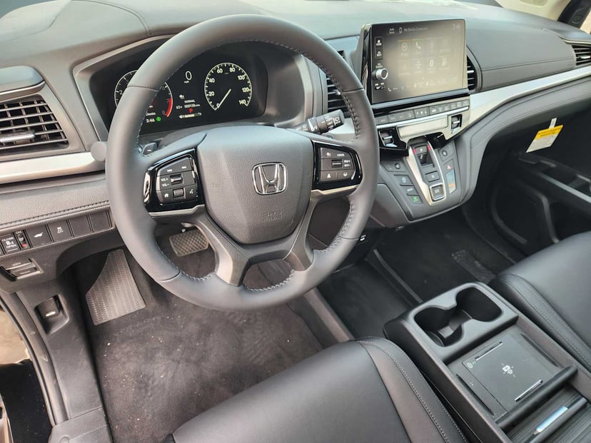 2026 Honda Odyssey - Image 2