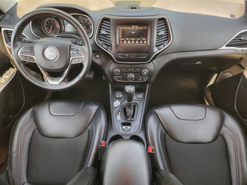 2019 Jeep Cherokee - Image 25