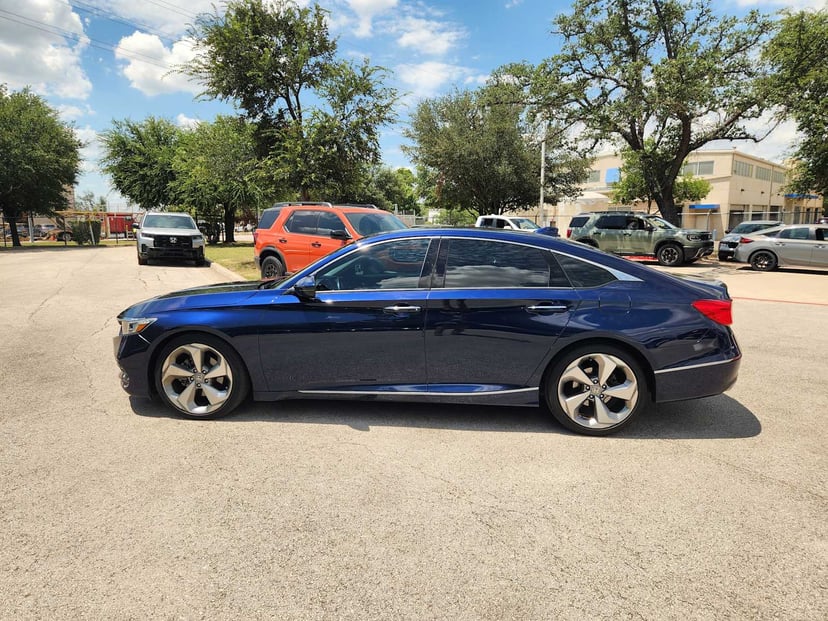2018 Honda Accord Sedan - Image 2