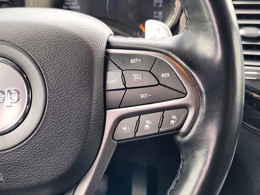 2020 Jeep Grand Cherokee - Image 29