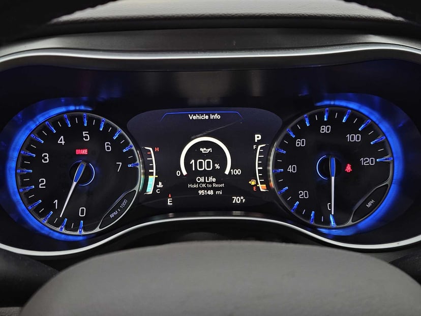 2018 Chrysler Pacifica - Image 15