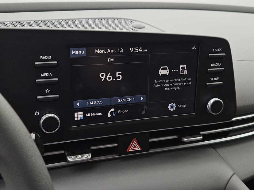 2023 Hyundai Elantra - Image 16