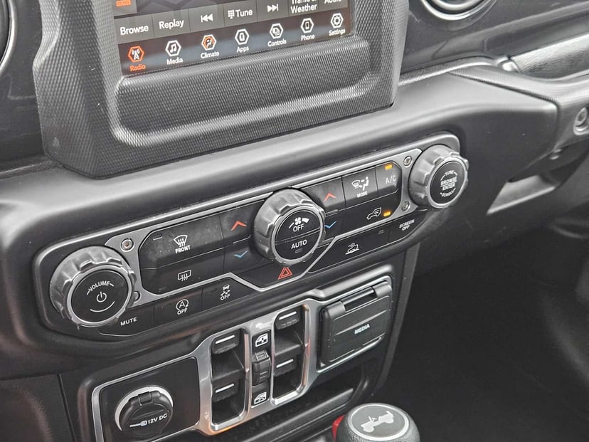2021 Jeep Wrangler - Image 18