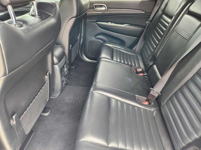 2020 Jeep Grand Cherokee - Image 31