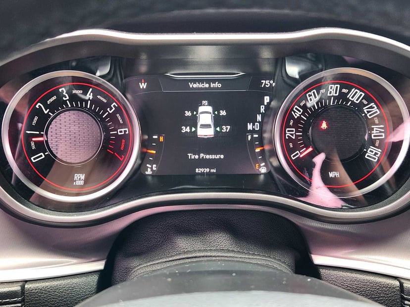 2022 Dodge Challenger - Image 16