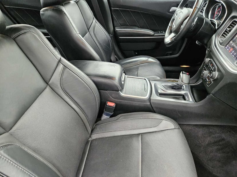 2018 Dodge Charger - Image 13