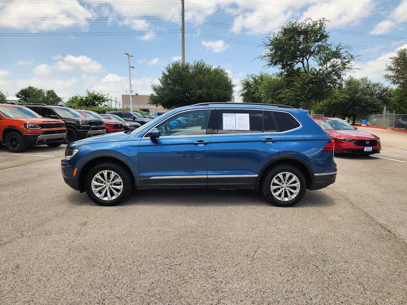 2018 Volkswagen Tiguan - Image 2