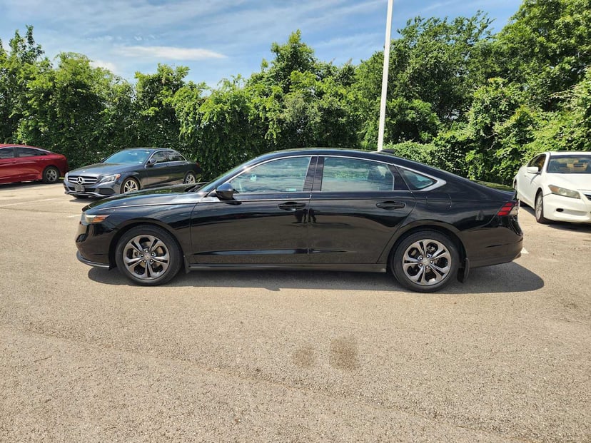 2023 Honda Accord - Image 4