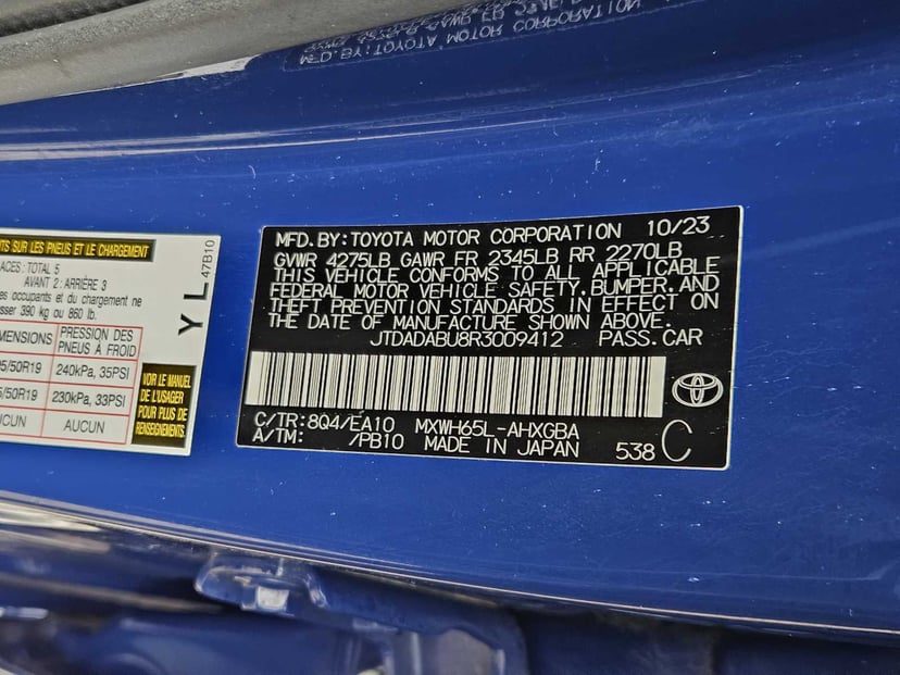 2024 Toyota Prius - Image 32