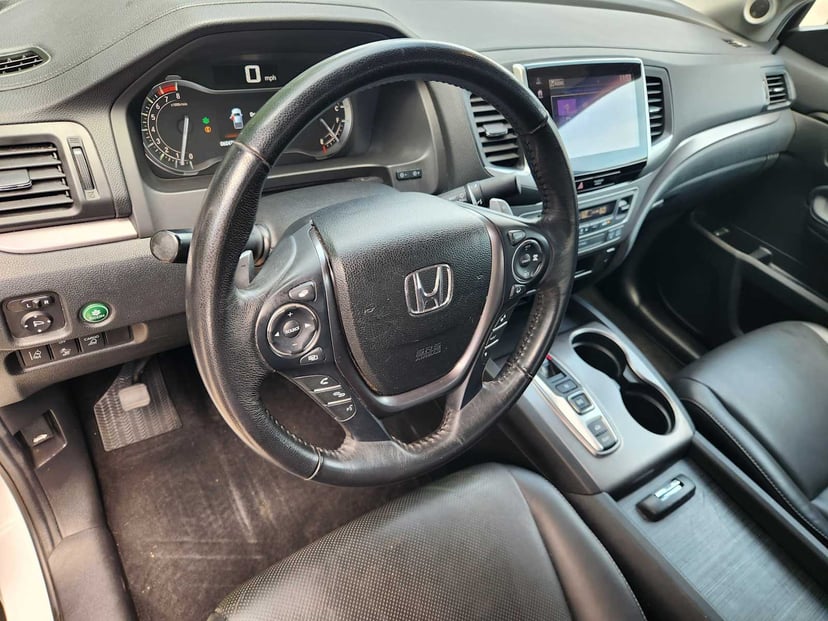 2020 Honda Ridgeline - Image 2