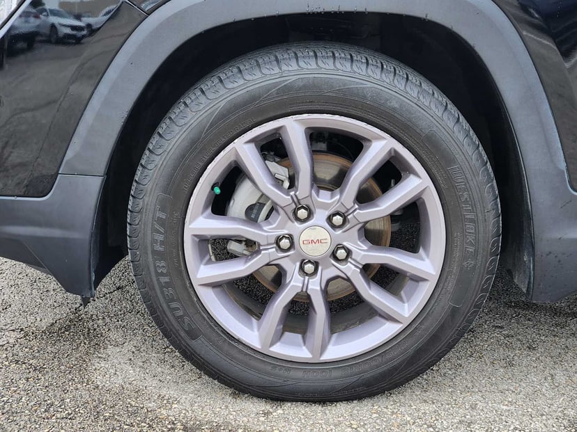 2023 GMC Terrain - Image 9