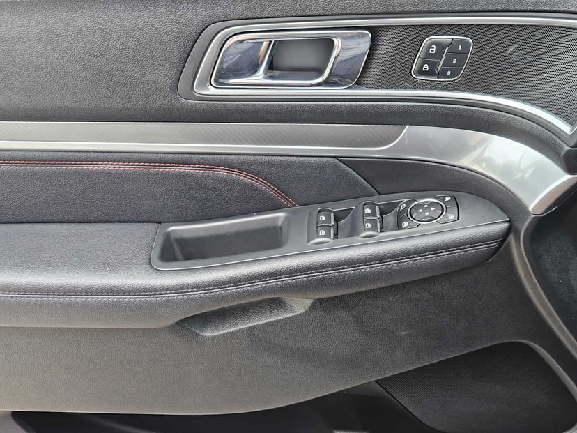 2017 Ford Explorer - Image 18