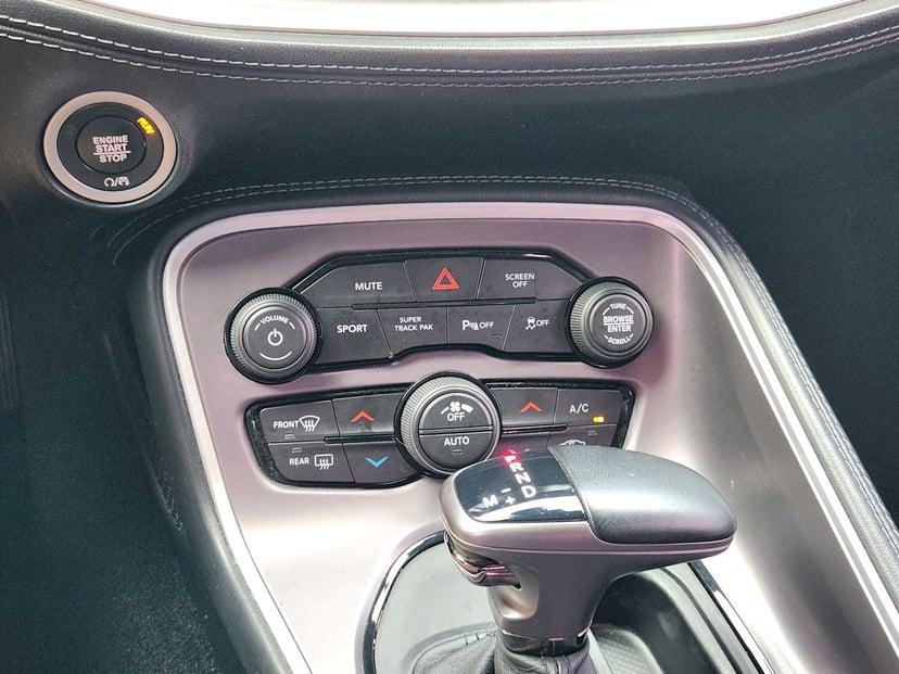 2022 Dodge Challenger - Image 19