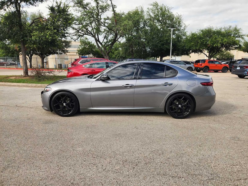 2020 Alfa Romeo Giulia - Image 3