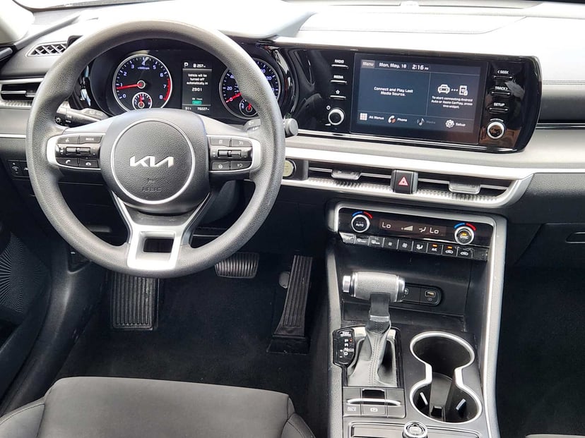 2023 Kia K5 - Image 25