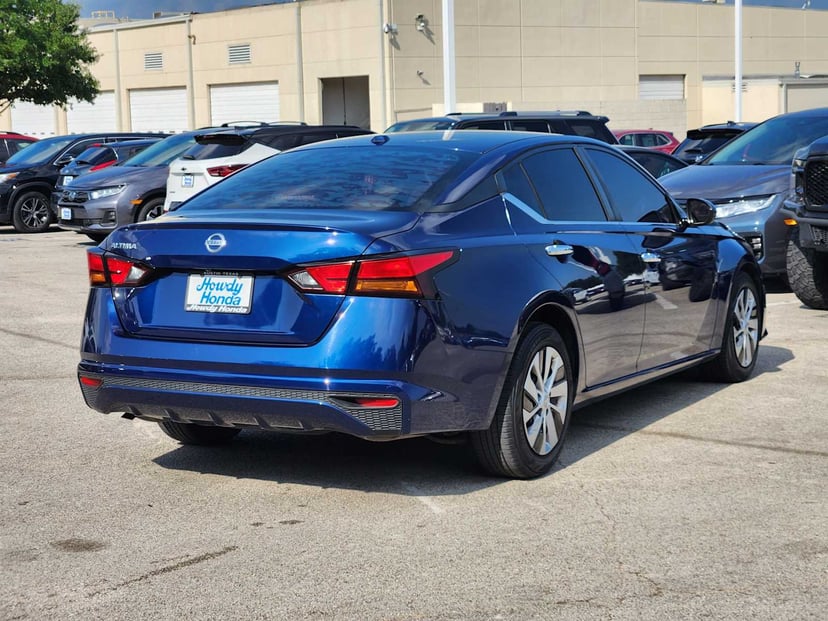 2019 Nissan Altima - Image 6