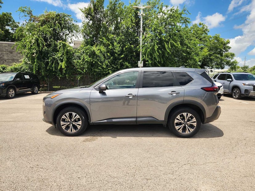 2023 Nissan Rogue - Image 2