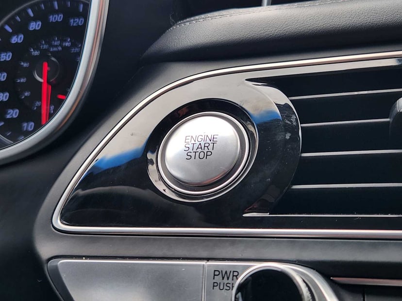 2019 Genesis G70 - Image 21