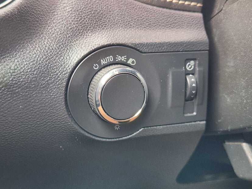 2015 Chevrolet Camaro - Image 20
