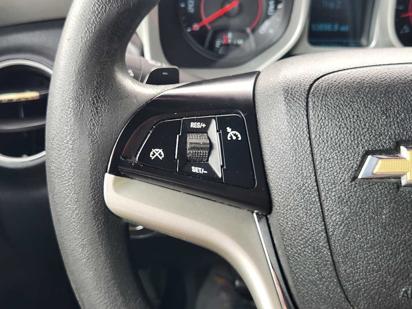 2015 Chevrolet Camaro - Image 25