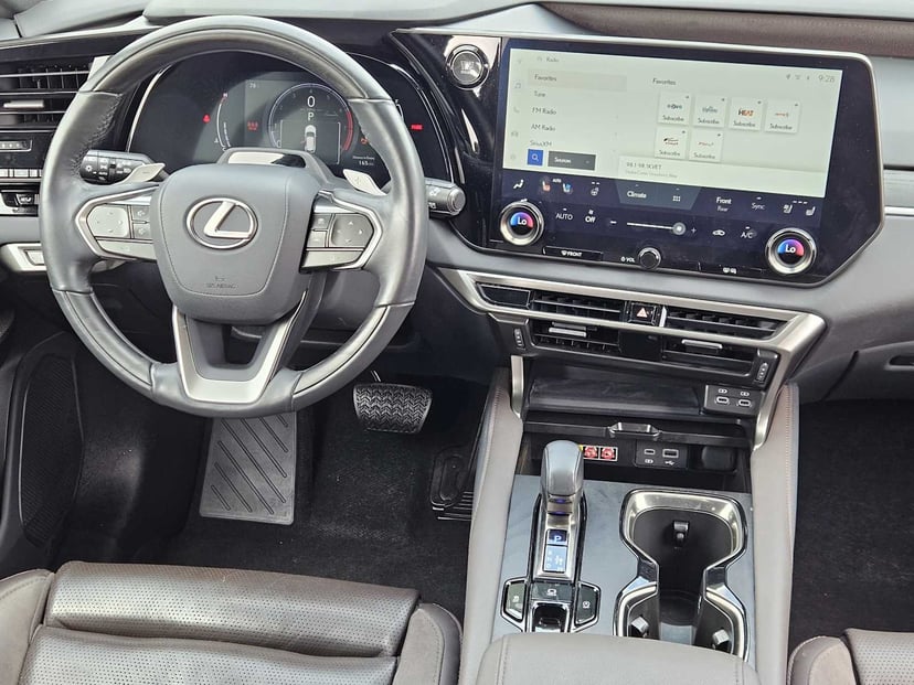 2023 LEXUS RX 350 - Image 26