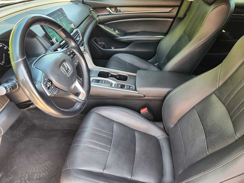 2019 Honda Accord Hybrid - Image 13