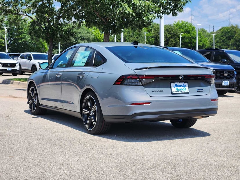2026 Honda Accord Hybrid - Image 3