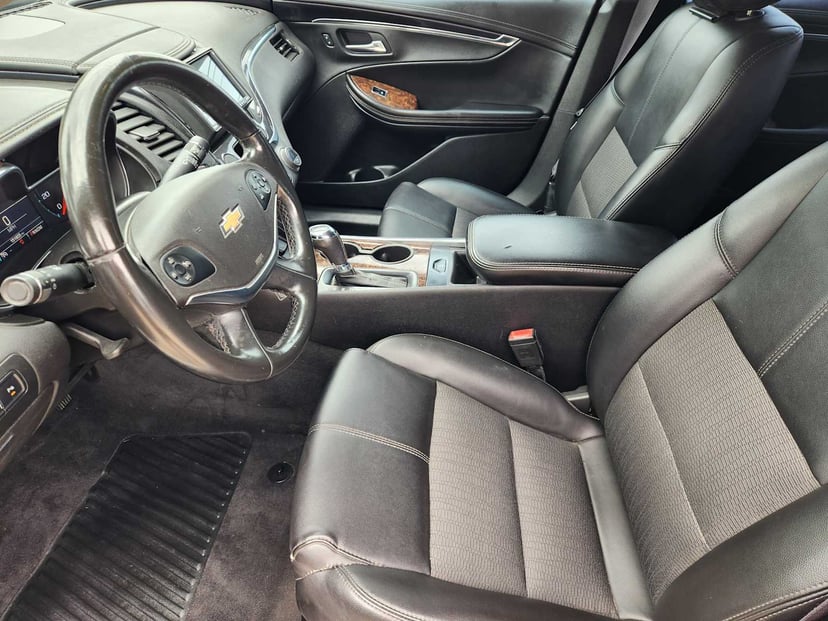 2015 Chevrolet Impala - Image 13