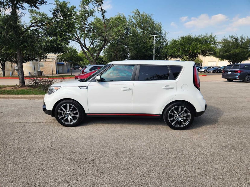 2018 Kia Soul - Image 2