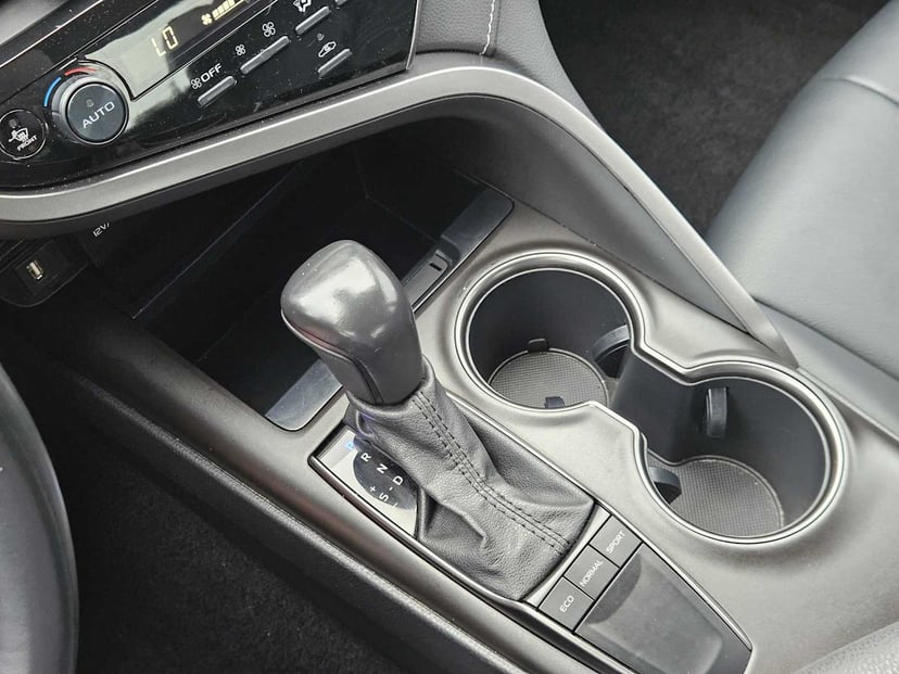 2022 Toyota Camry - Image 20