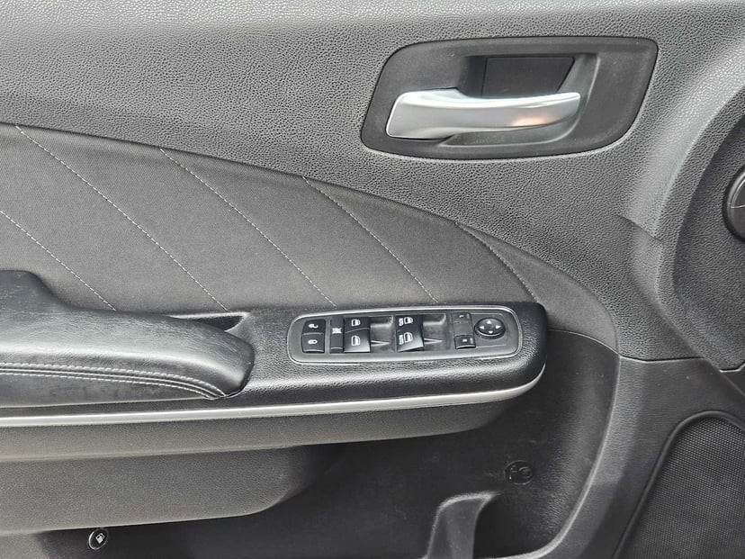 2019 Dodge Charger - Image 21