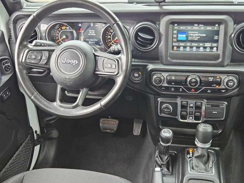 2021 Jeep Wrangler - Image 24