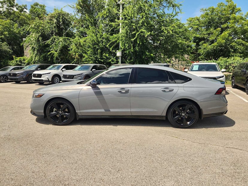 2024 Honda Accord Hybrid - Image 3