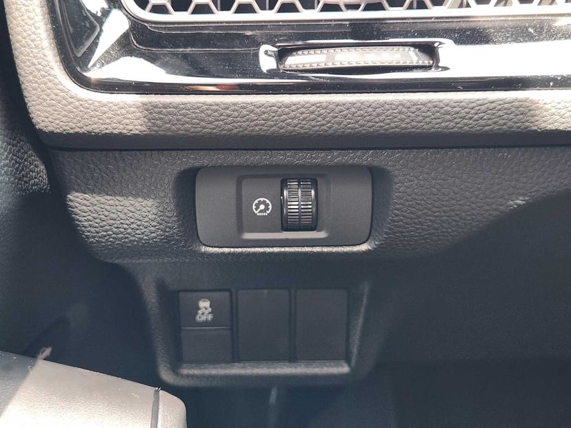 2025 Honda Civic Hybrid - Image 19