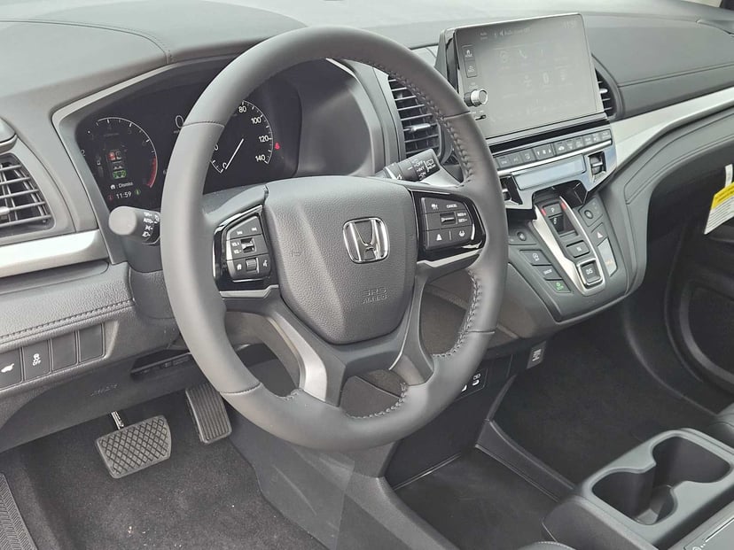 2026 Honda Odyssey - Image 2