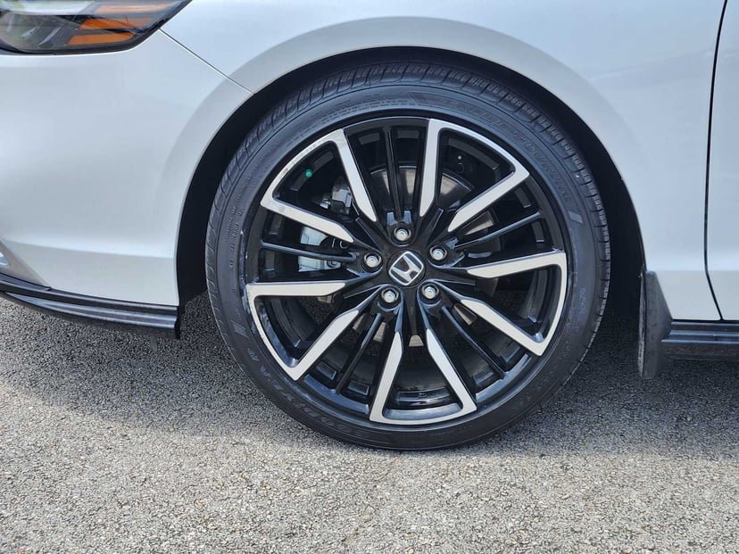 2023 Honda Accord Hybrid - Image 9