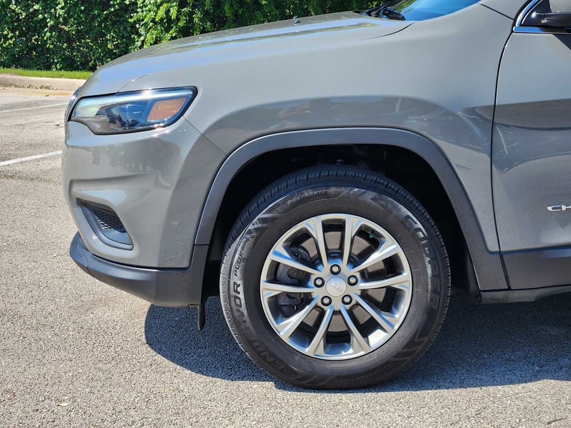 2019 Jeep Cherokee - Image 8