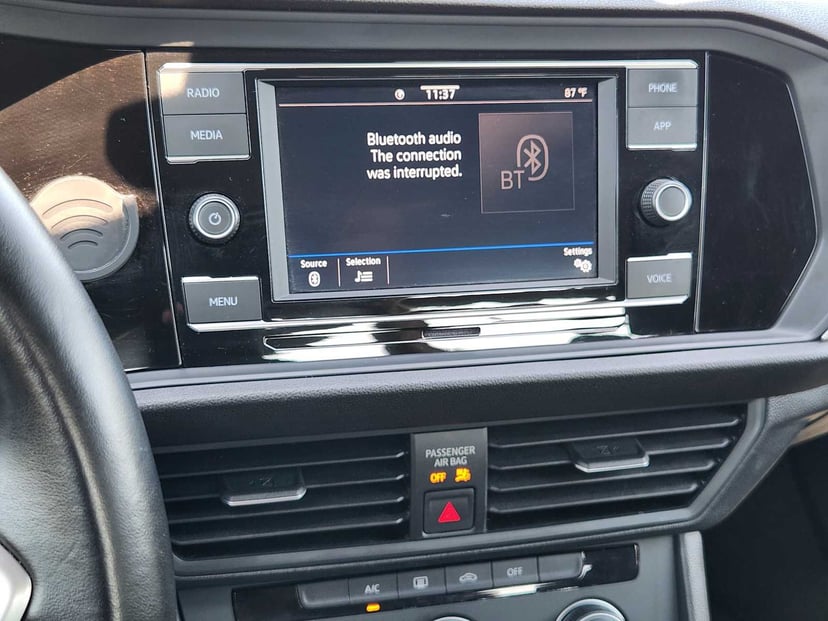 2023 Volkswagen Jetta - Image 17