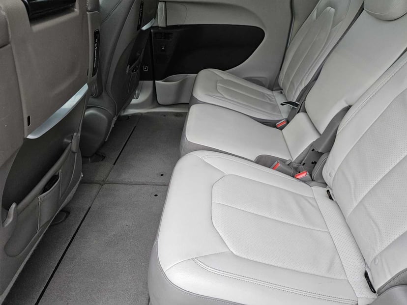2018 Chrysler Pacifica - Image 26