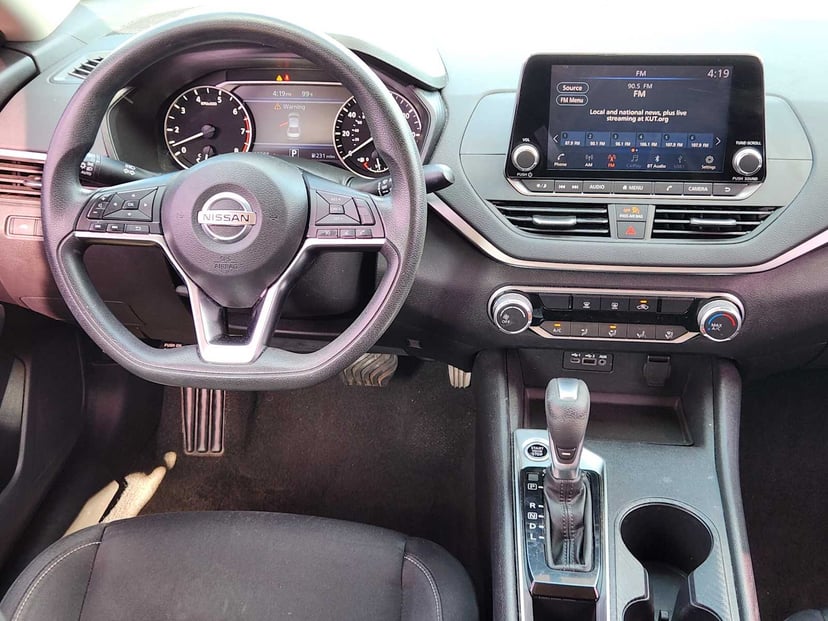 2019 Nissan Altima - Image 26