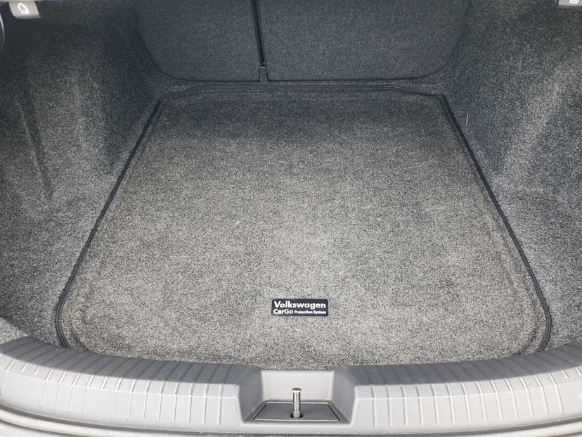 2019 Volkswagen Jetta - Image 32