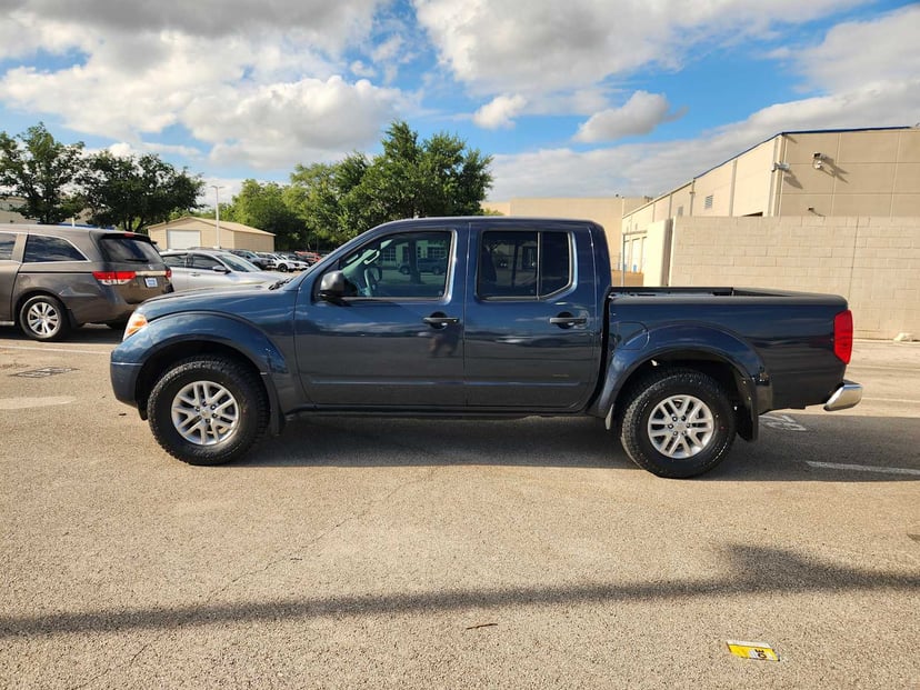 2017 Nissan Frontier - Image 3
