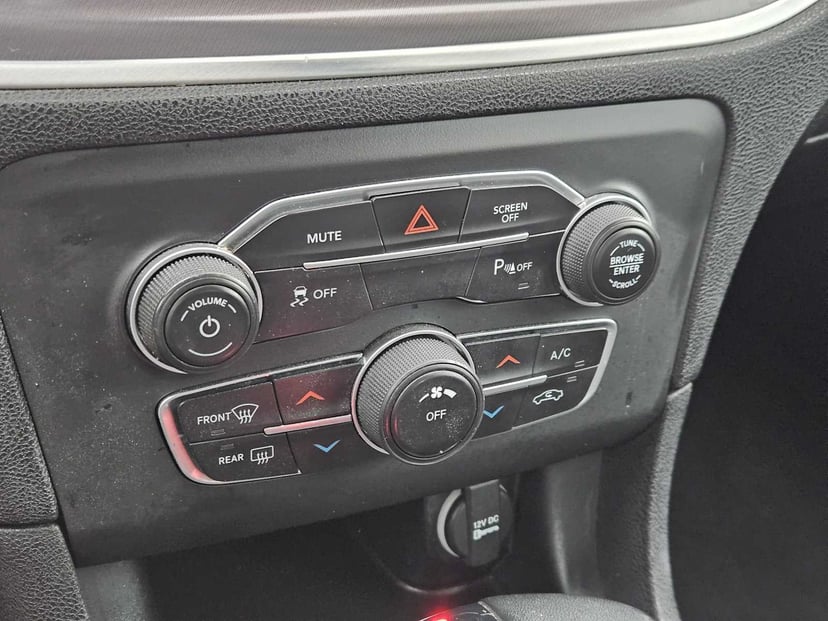 2019 Dodge Charger - Image 18