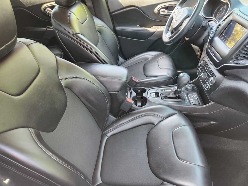 2019 Jeep Cherokee - Image 14