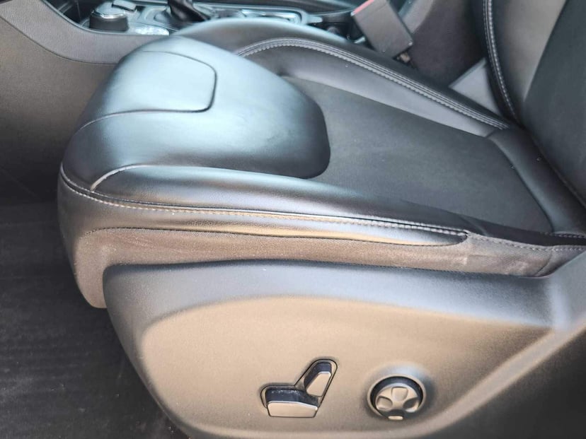 2019 Jeep Cherokee - Image 24