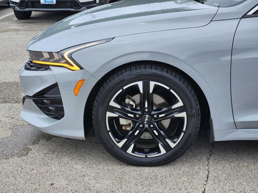 2022 Kia K5 - Image 8