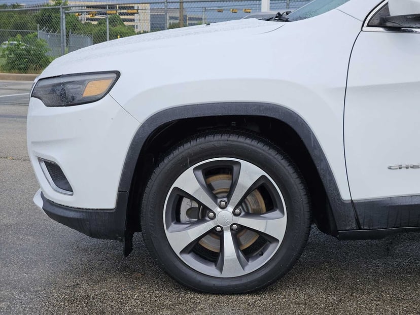 2019 Jeep Cherokee - Image 8
