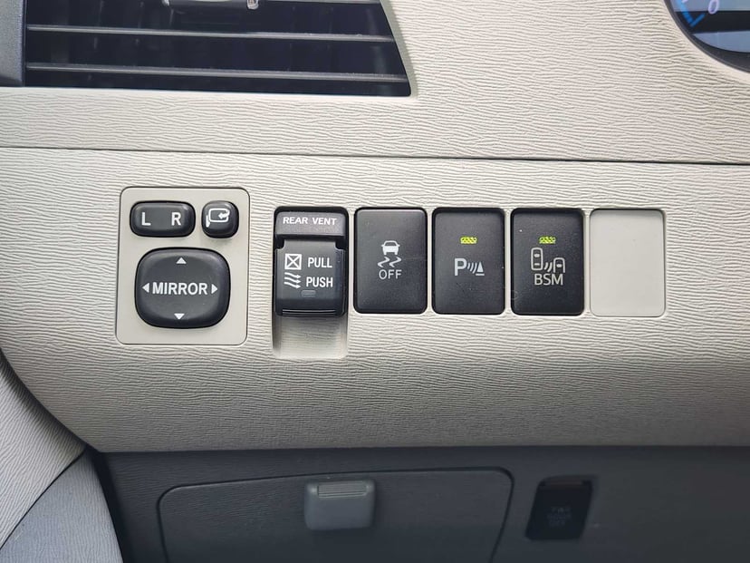 2014 Toyota Sienna - Image 21