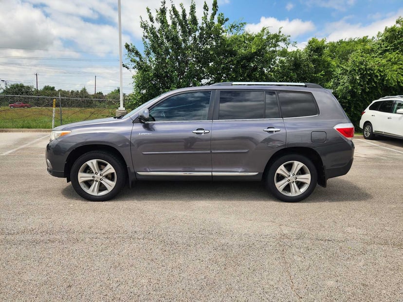 2013 Toyota Highlander - Image 4