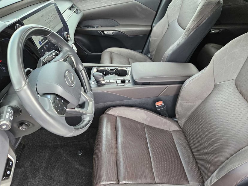 2023 LEXUS RX 350 - Image 13